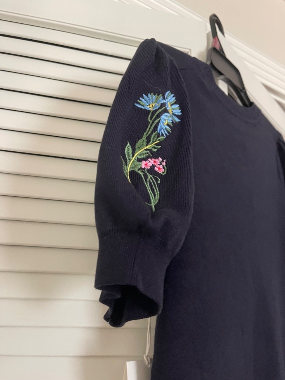 Free Assembly Navy Floral Embroidered Puff Sleeve Cardigan NWT - Picture 8 of 16